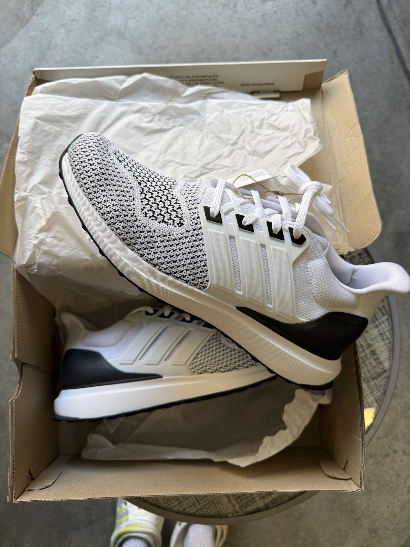 Men’s Adidas Ubounce Running Shoes Size 10