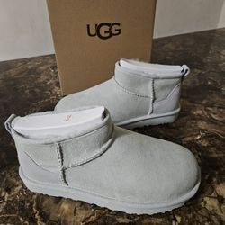 Brand New Ugg Boots Classic Ultra Mini II (Size 6W) Retail $170 Goose