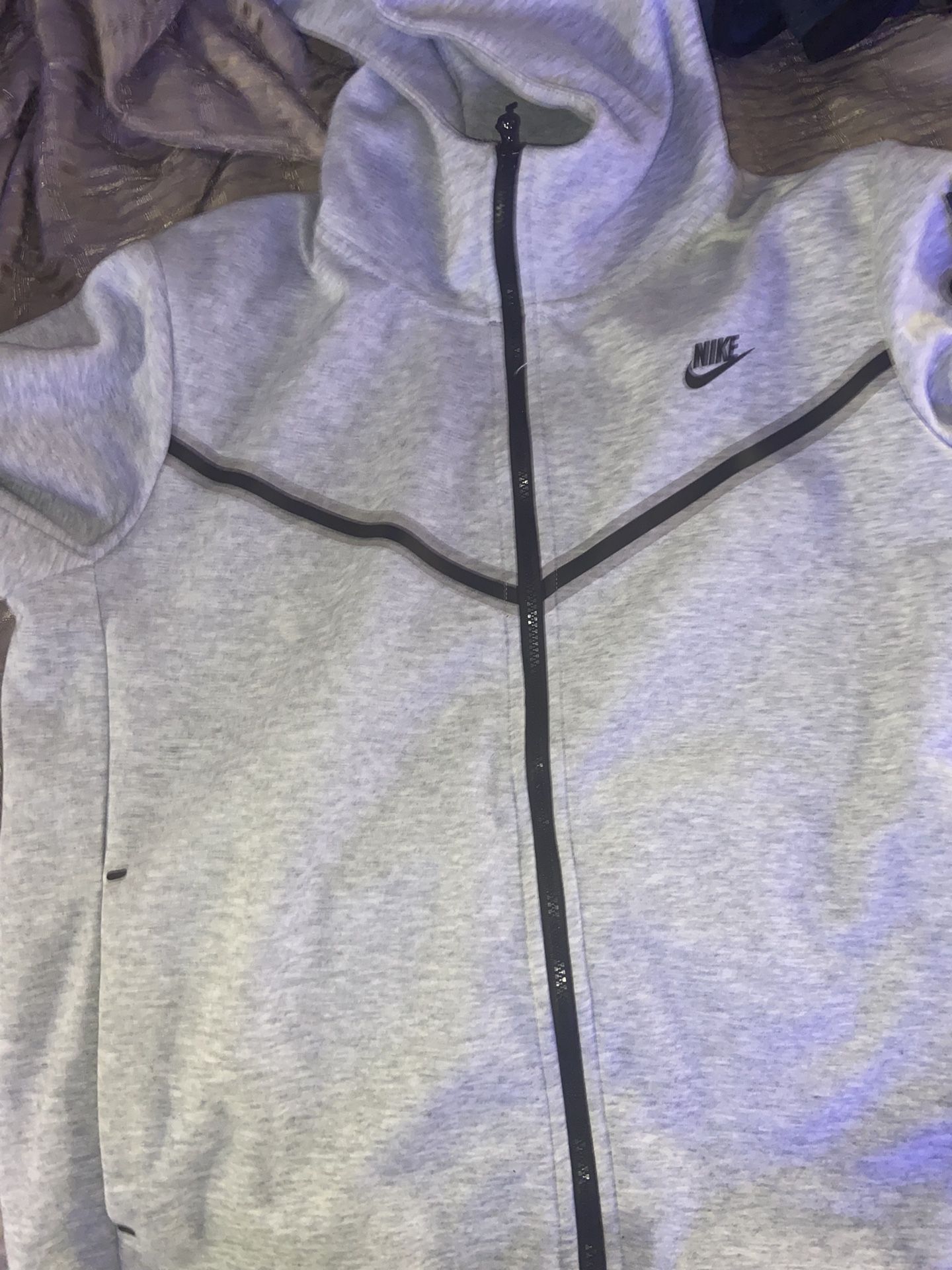 grey nike tech fleece hoodie 