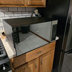 Samsung 1.4 - Cu Countertop Microwave (Gloss)