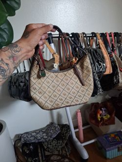 Dooney bourke