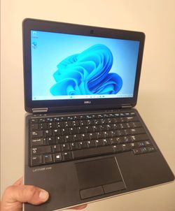 Laptop DELL E7240