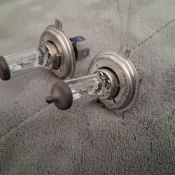 Two Osama Headlight Bulbs Low Beam HB2 9003