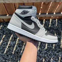 Jordan 1 High Shadow 2.0 (Size 5.5Y)