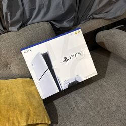 PS5 Slim Disc Edition ( BRAND NEW)