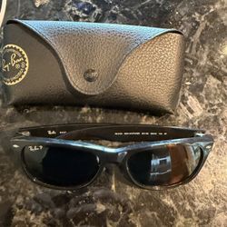 Ray-Ban Classic Wayfarer Polarized Sunglasses