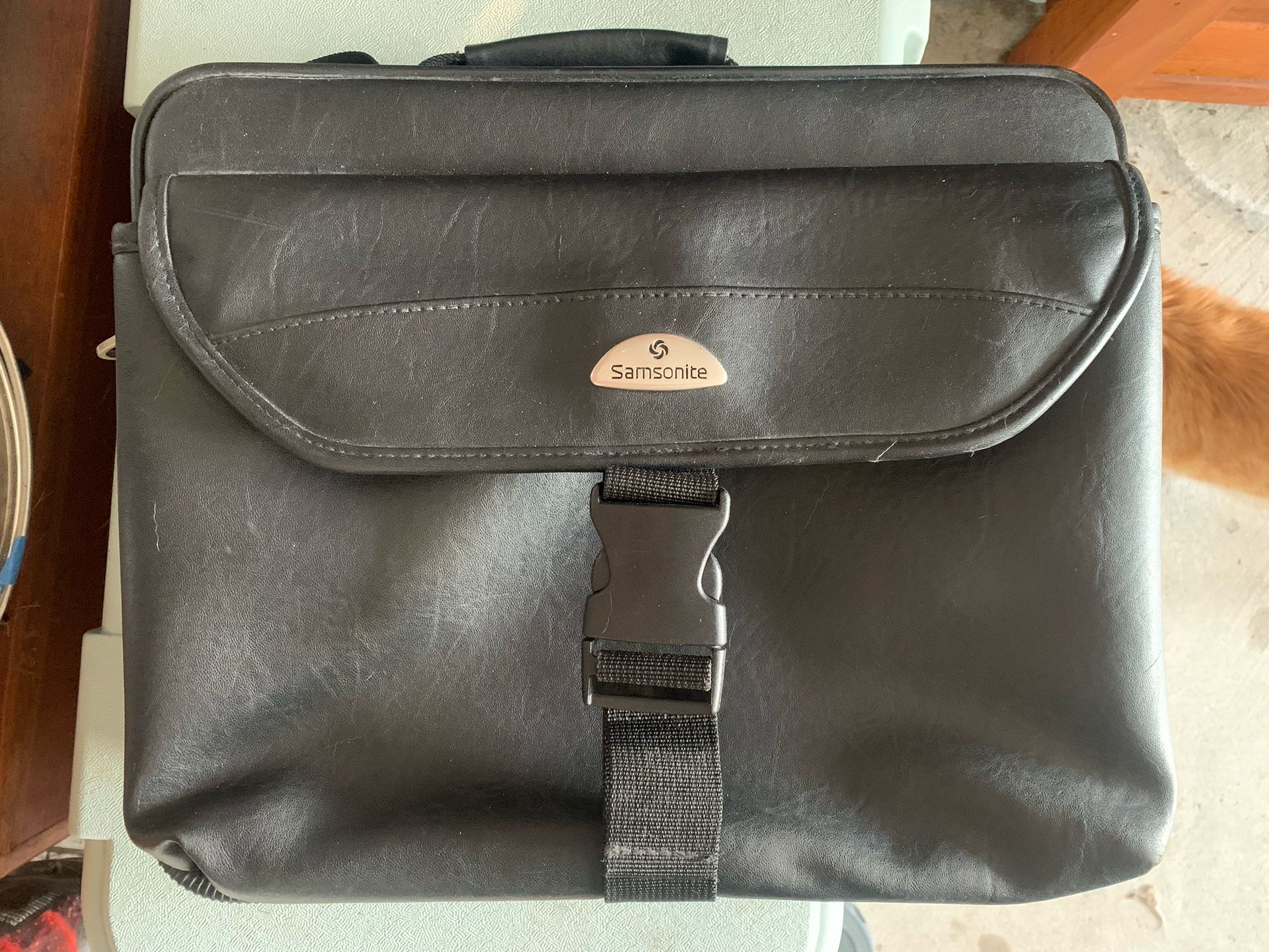 Vintage Samsonite Laptop Bag - Classic Snap-Flap Design