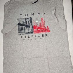 New Men Large Tommy Hilfiger  Short Sleeve Shirt 