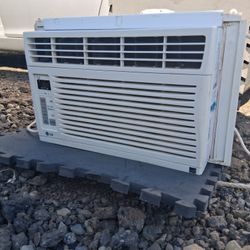 LG window AC $40