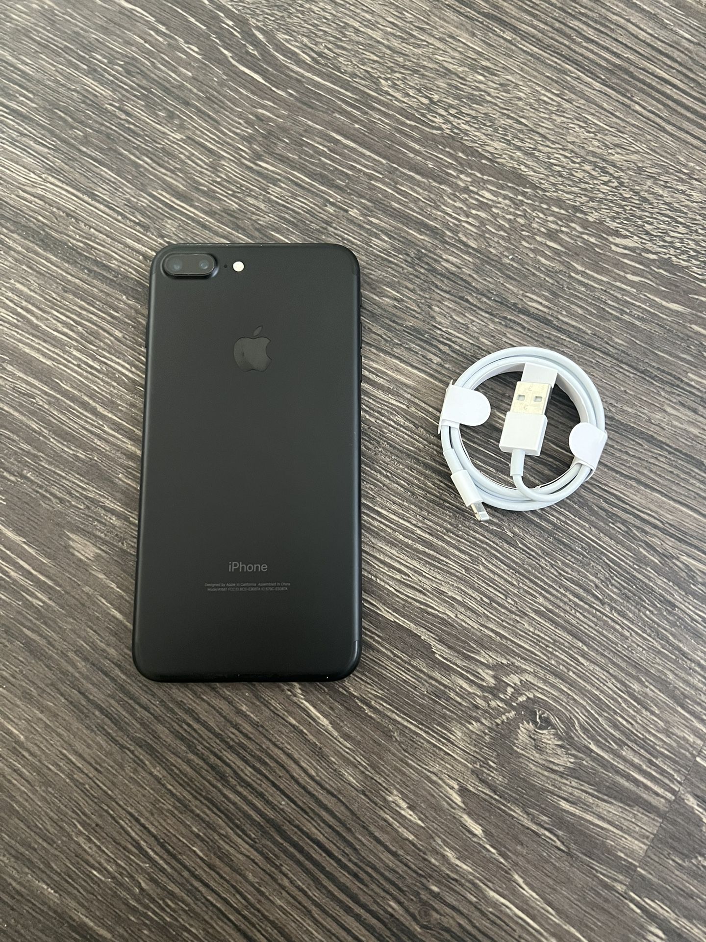 iPhone 7 Plus 128gb UNLOCKED FOR ANY CARRIER!