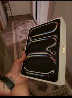 Apple iPad Pro 11” (2025) 256GB – Price: $900 OBO