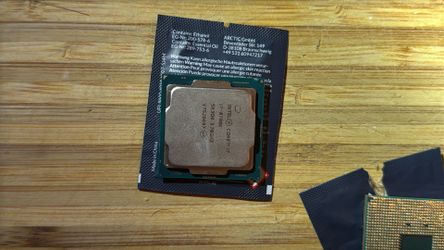 Intel i5 8700K