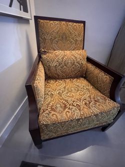 Arm chair