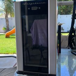 Mini fridge 