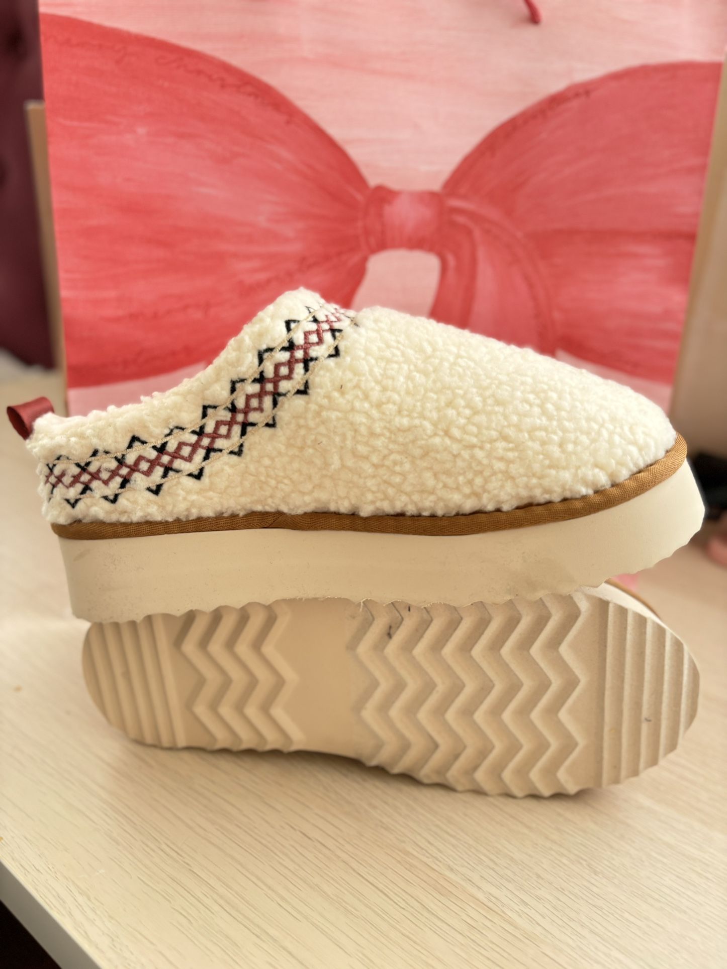 NWT Altra’d State Slippers women Fur No Slippers Ankle Boots size 8M