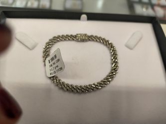 10k Silod Gold Diamond Bracelet 11.7 Grams Layaway Available 10%dwon If You Interested Please Make Sure You Ask For Maribel Thank You 