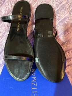 Flat sandals
