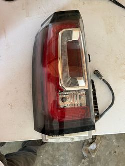 2015 - 2020 GMC Yukon Left Taillight