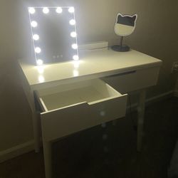 vanity desk with separate vanity mirror
