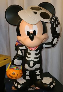 Disney Halloween 2 buckets 1 sipper