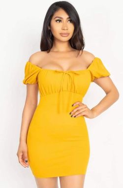 New Women's Dress Available In Size Medium And Large 