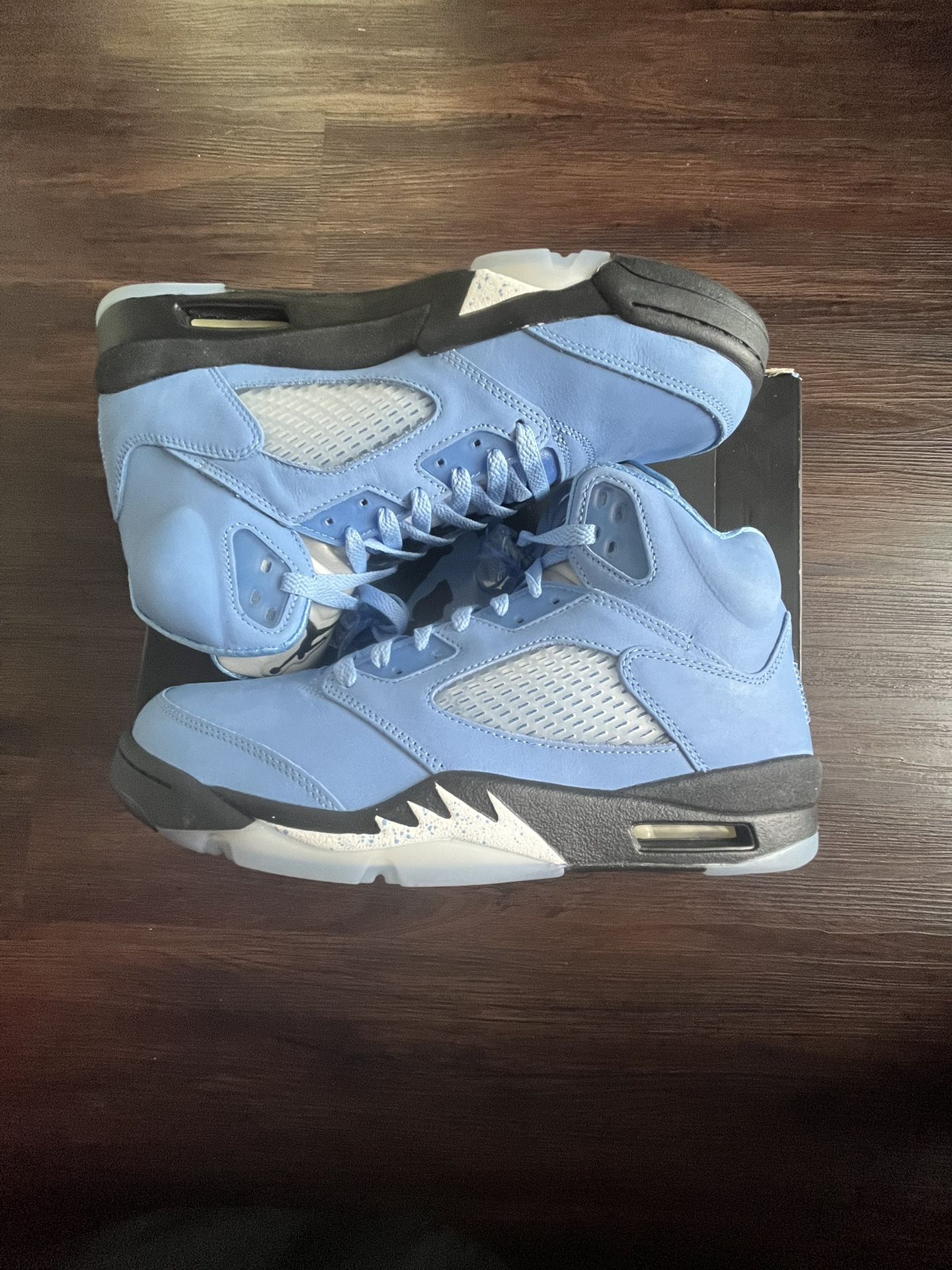 Jordan 5 unc