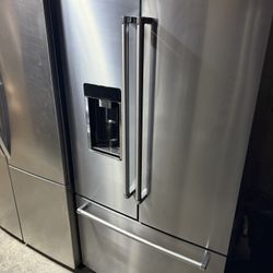KitchenAid French door Refrigerator Still Looks New