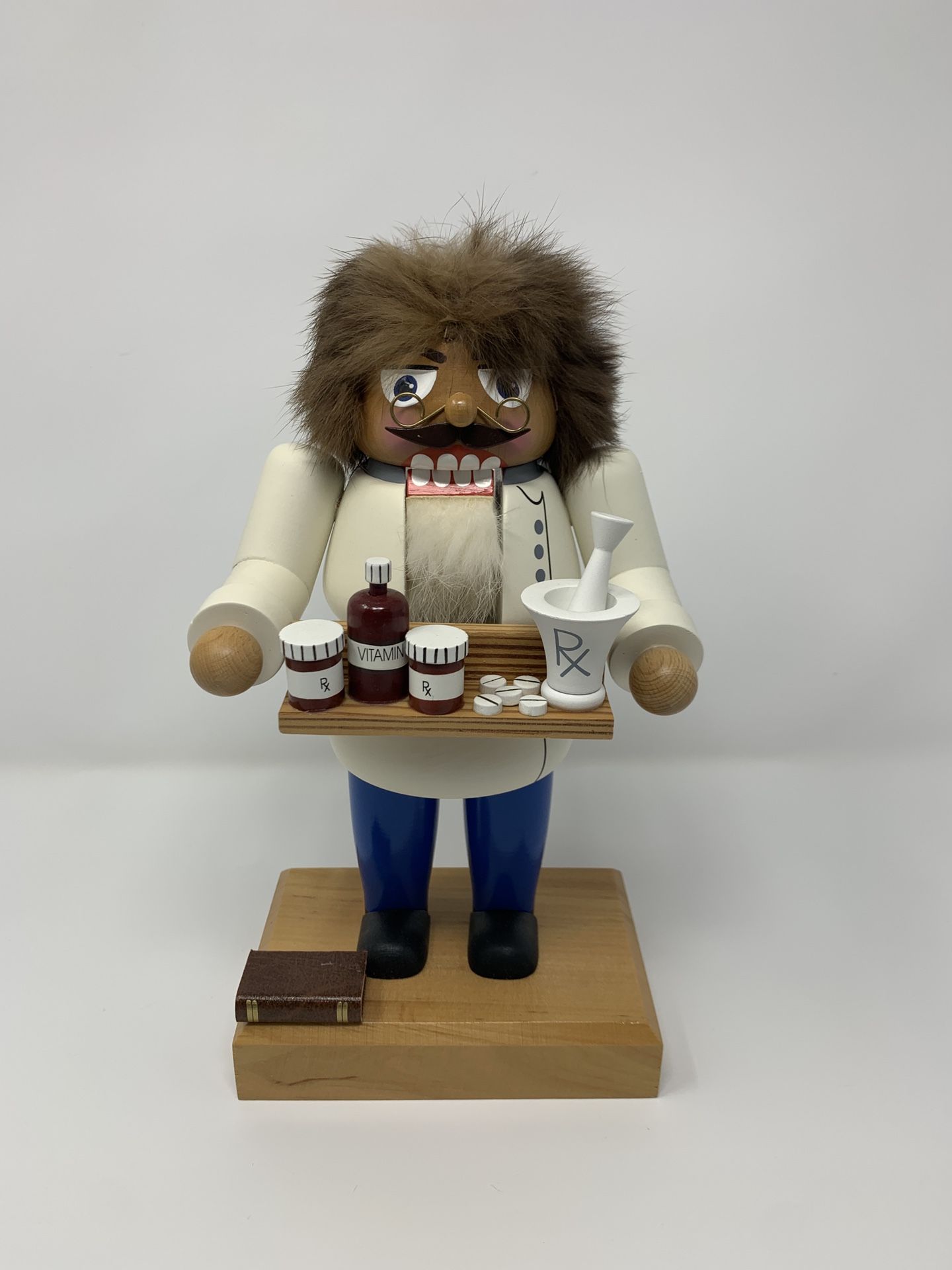 German Virologist/PHARMACIST 👨🏻‍🔬EM MERCK 💉SIGNED NUTCRACKER