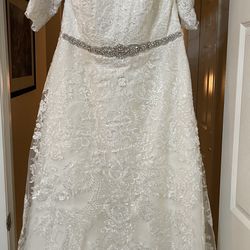 Oleg Cassini Wedding Dress – Plus Size 18W, Altered, Excellent Condition