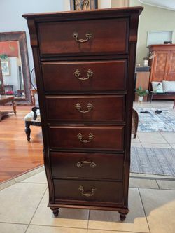 Tall chest