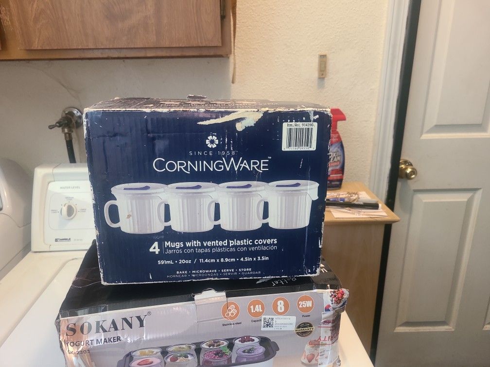 Vintage Corning Ware Hot/cold Mugs W/ Lids