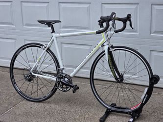 56CM Nishiki Maricopa Road Bike