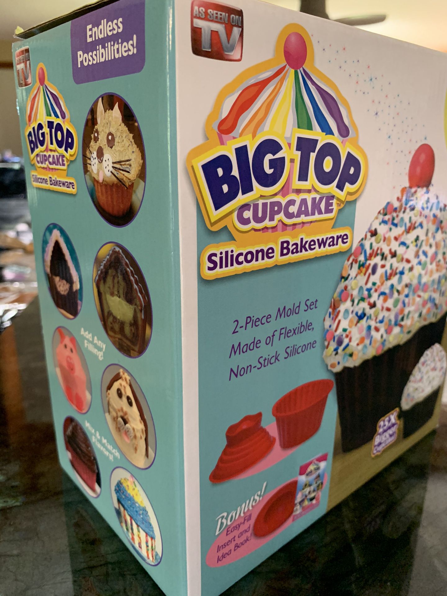 As seen on TV Big Top Cupcake silicone bakeware Giant 25X bigger & idea  book