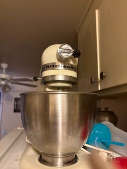 KitchenAid Stand Mixer with Stainless Steel Bowl