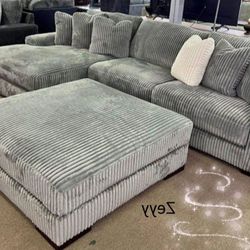 $10 Payment ✌️ Lindyn sectional Sofa  With Chaise 