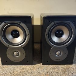 Polk Audio Bookshelf speakers