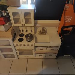 Pretend Toy Kitchen  