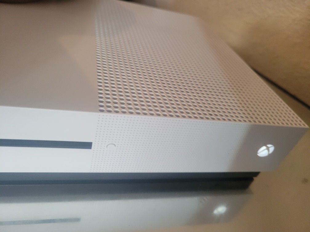 Xbox One S