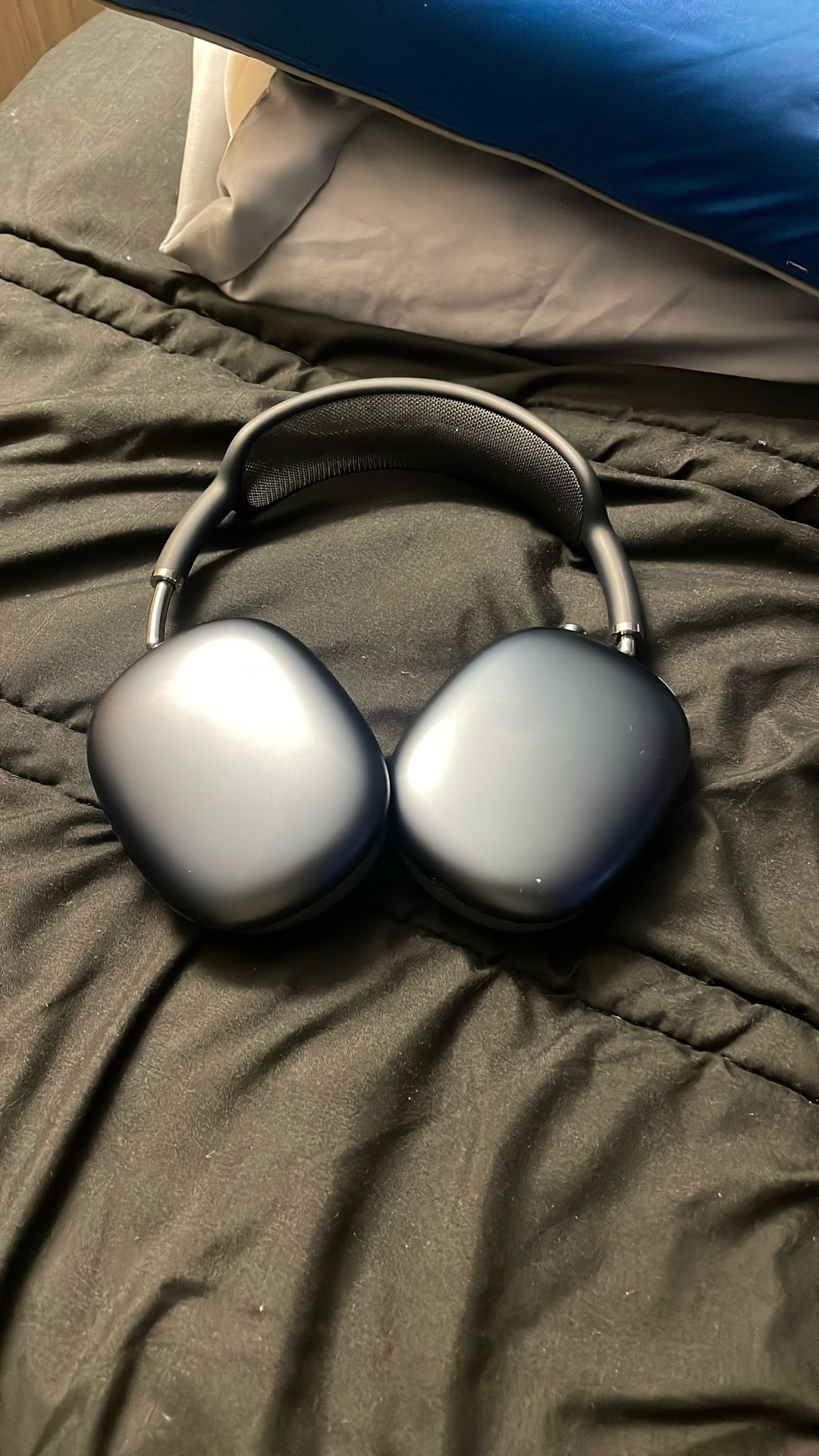 Black AirPod Max’s