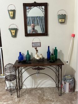 Decorative table and mirror