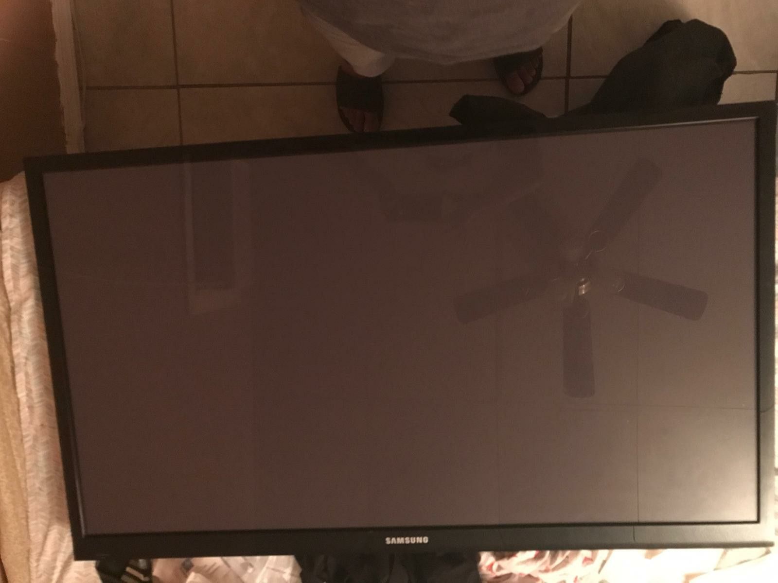 Samsung TV 50 inch