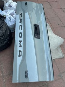 Toyota Tacoma Tailgate
