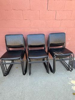 4 Metal black chairs