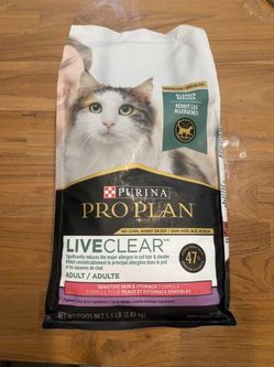 Purina Pro Plan LiveClear Allergen Reducing Cat Food (Turkey & Rice, 5.5 lb) - Brand New/Sealed