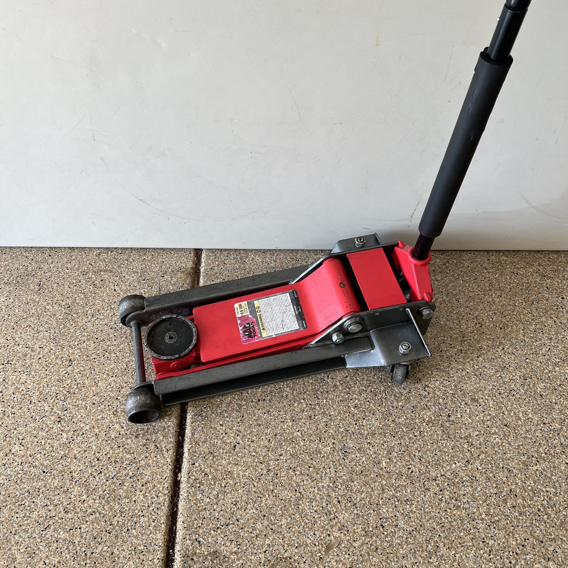 Mac Tools 3 1/2 Ton Low Profile Floor Jack for Sale in Gilbert, AZ ...