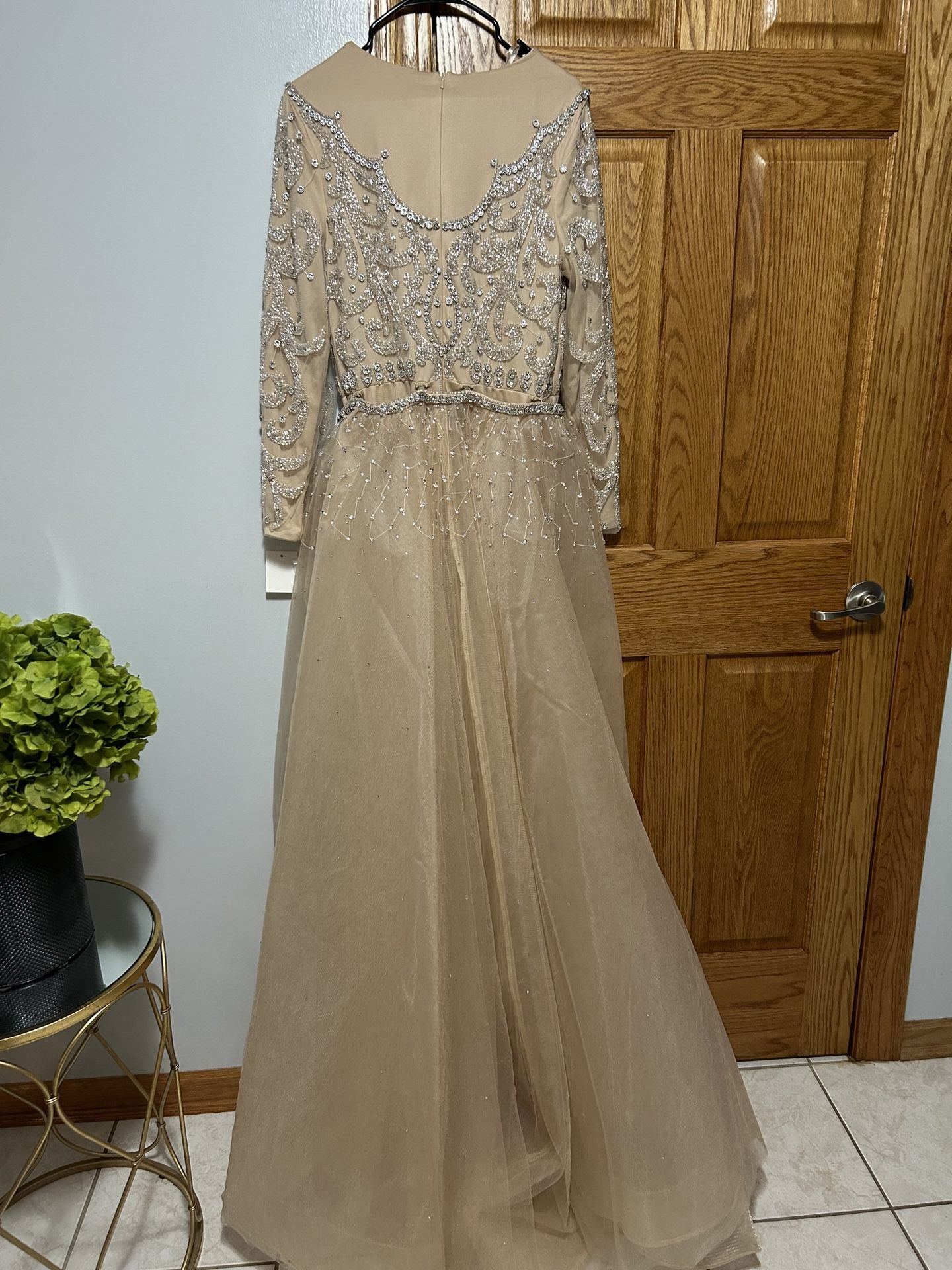 BRAND NEW FORMAL GOWN CARAMEL NUDE - www.ice4pros.com.br
