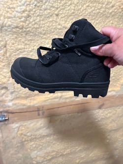 Sapatos para en trabajo nuevos no se usaron