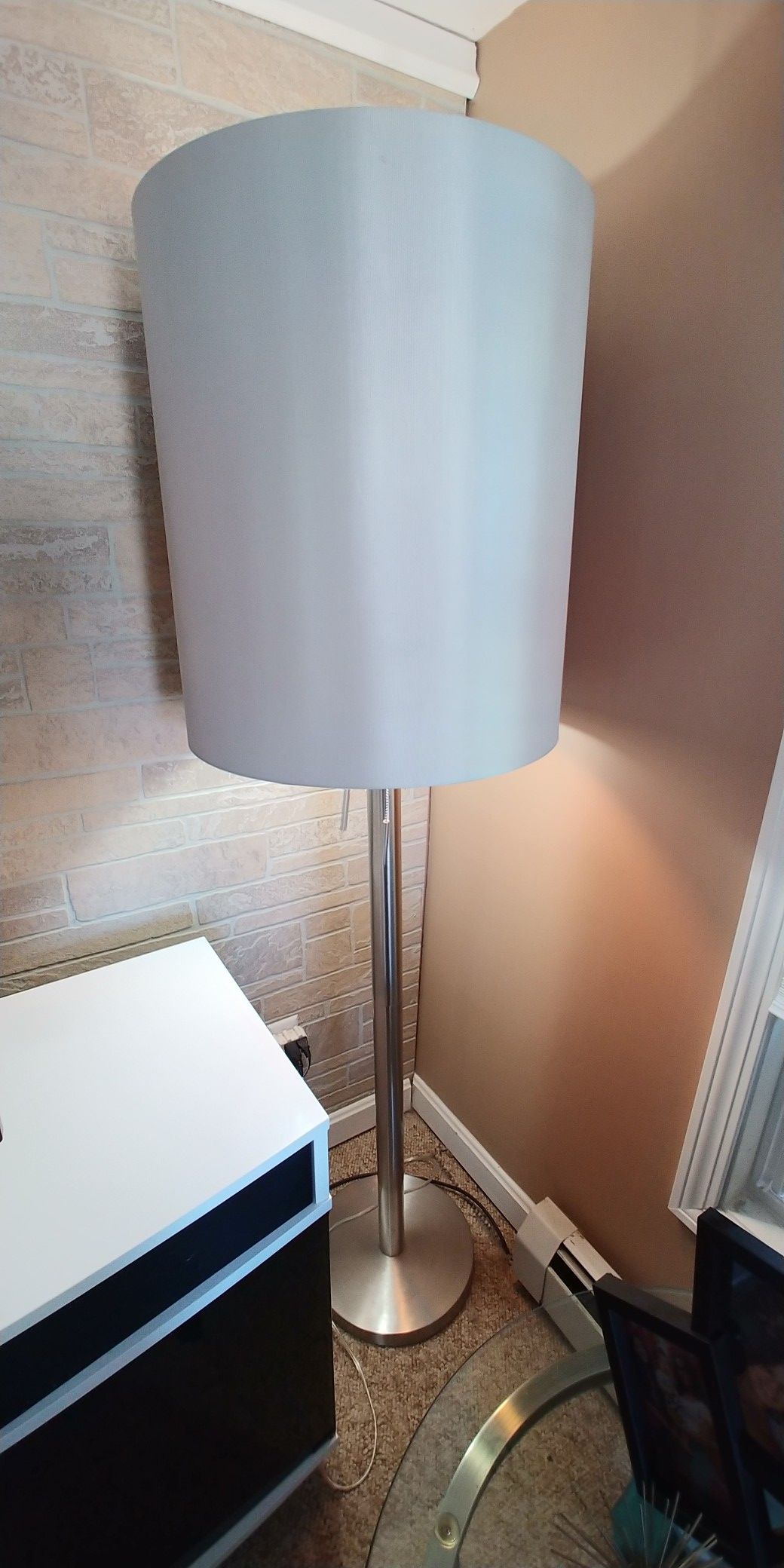 Floor lamp