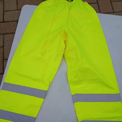 Waterproof work trousers, size M.