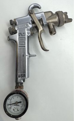 Binks 2001 Professional Paint Spray Gun w/ DeVilbiss Regulator - USA Made